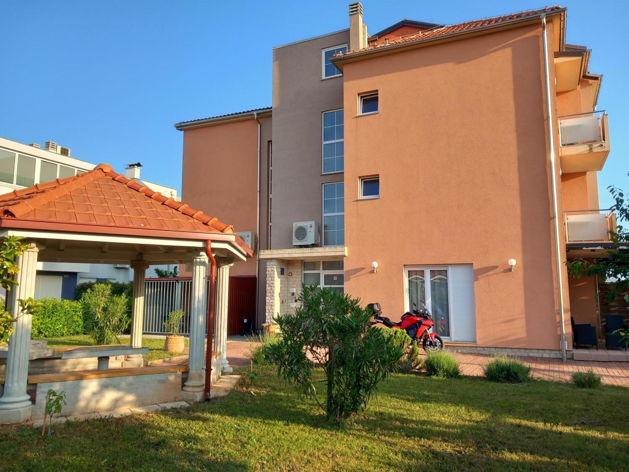 Bed & Breakfast Grgic Новиград Экстерьер фото
